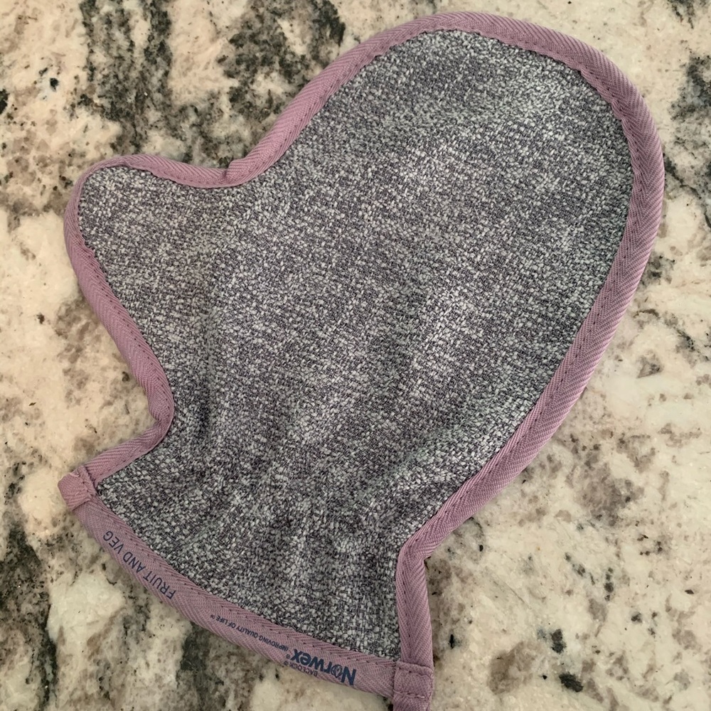 Limited Edition Norwex Fruit & Veg Scrub Mitt